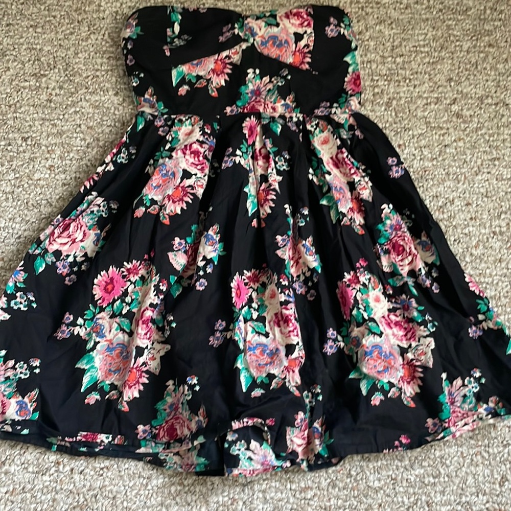 Strapless dress.